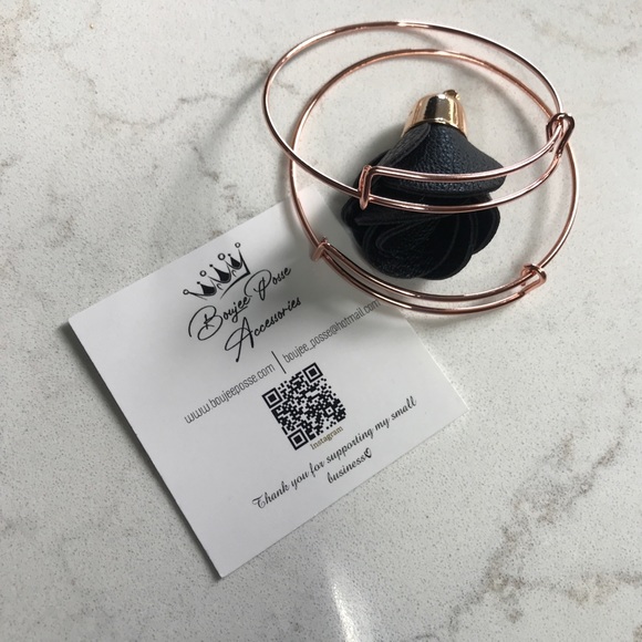 16 Assorted Expandable Wire Bangles - Picture 4 of 9